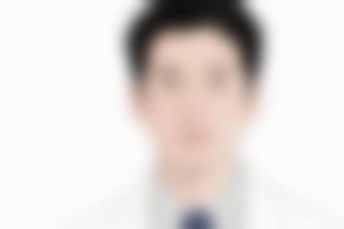 四、处理眼袋碰肿的注意事项