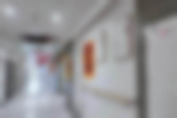 重庆松山医院医学美容科点阵激光紧肤除皱仅399元，高效淡化鱼尾纹焕新肌肤